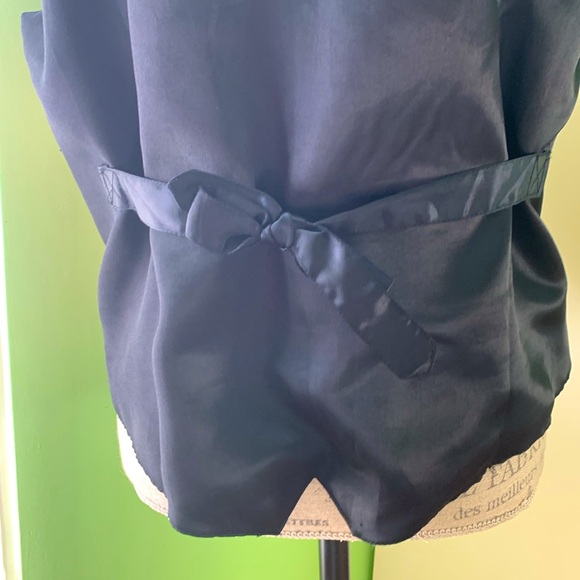 Celebrate 4th of July 🇺🇸 in style with a star spangled sequined vest. - Picture 5 of 7